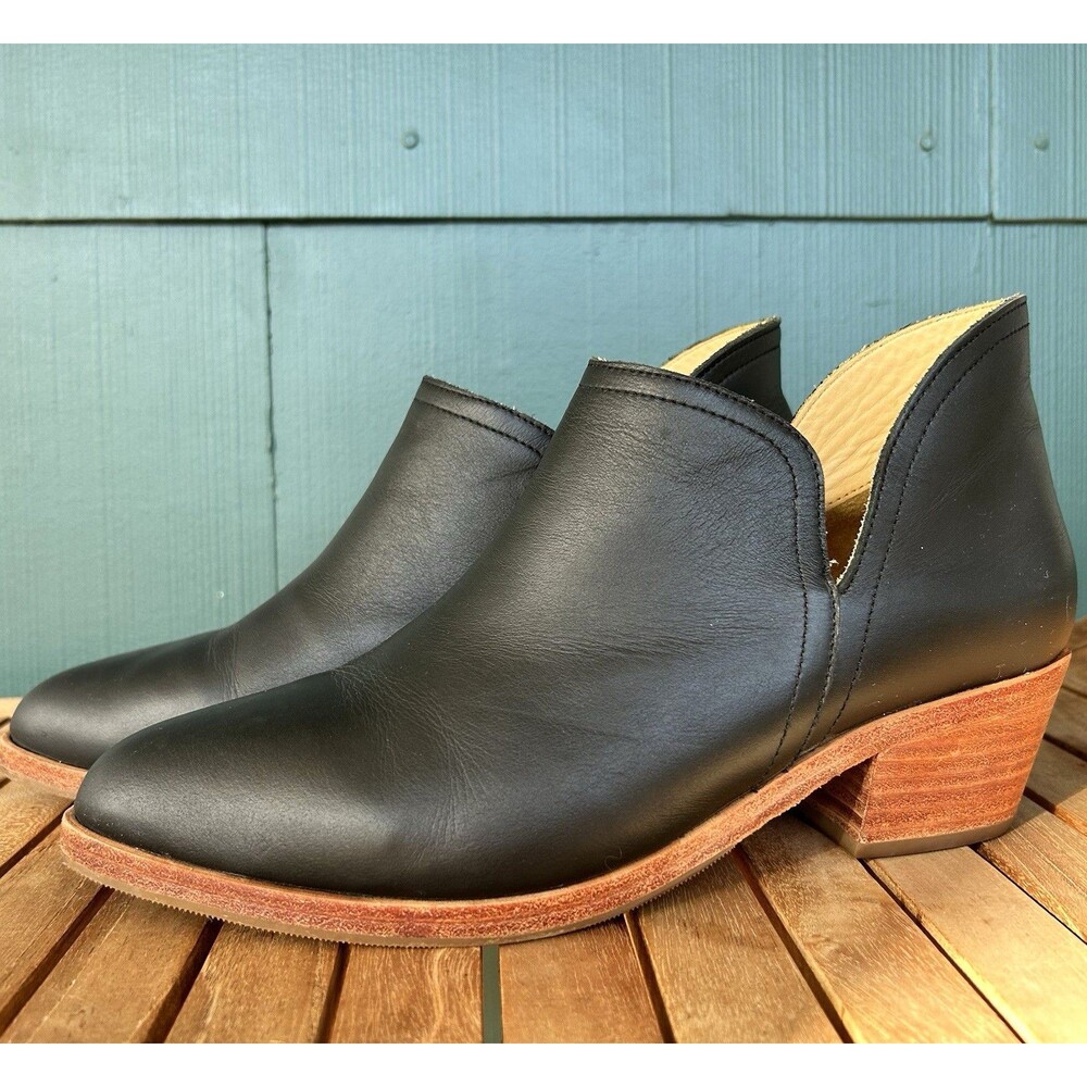 Nisolo Mia Black Leather Ankle Bootie Boots V-Cut Slip On Block Heel Capsule 9.5
